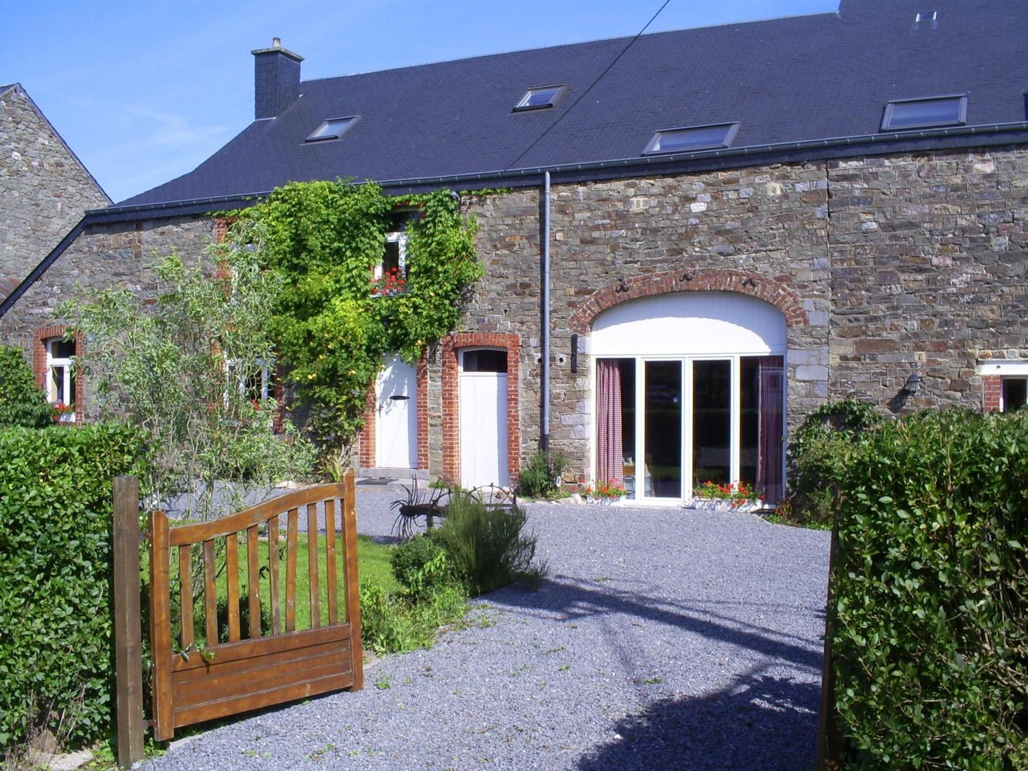 B&B Les Trois Voisins Bourseigne-Vieille Exterior photo